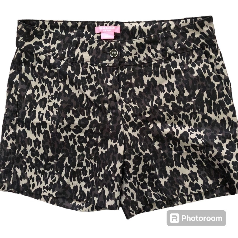 Isaac Mizrahi stretch tailored gray animal print shorts size 6